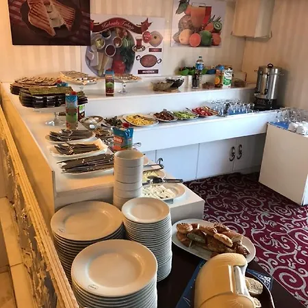 Azade قيصرية